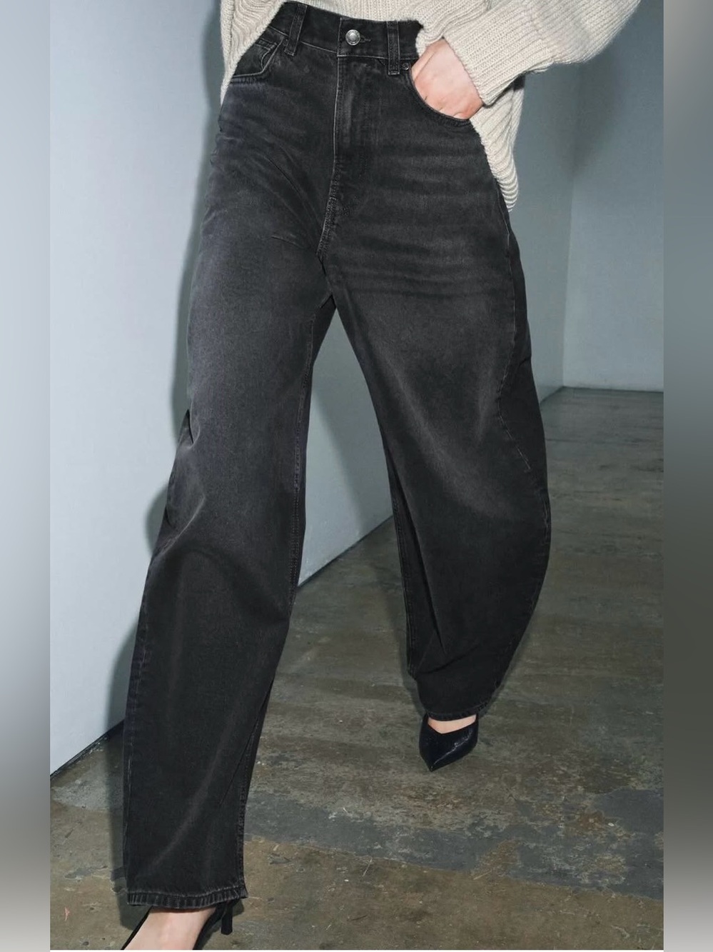 Zara barrel leg High-Rise Jeans